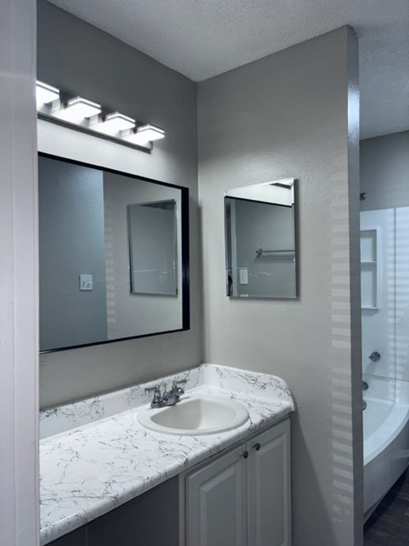Birmingham Apartment: 660 Valley Crest Drive
