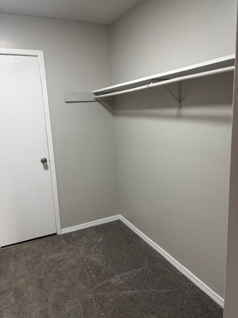 Birmingham Apartment: 660 Valley Crest Drive