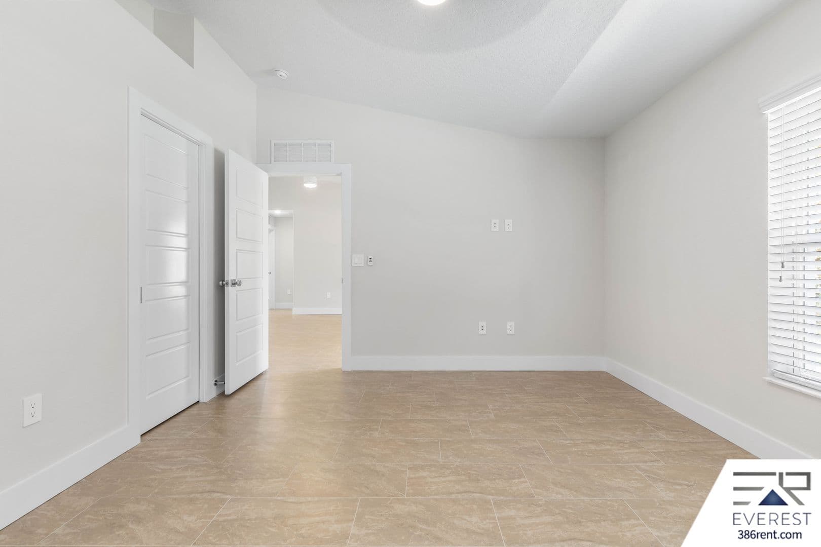 Palm Coast House: 12 Walt Place