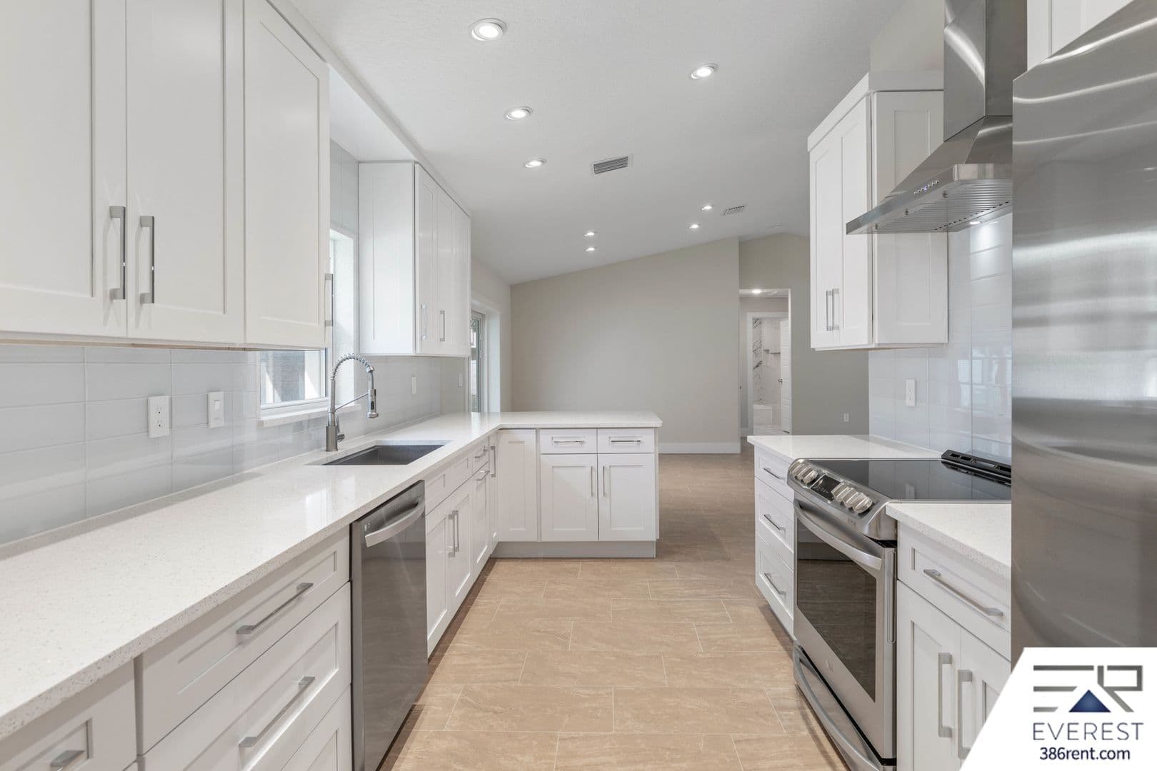 Palm Coast House: 12 Walt Place