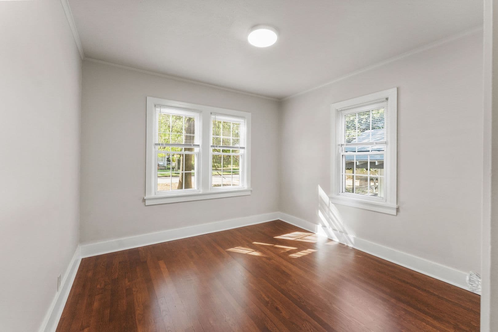 Springfield House: 307 W Portland St