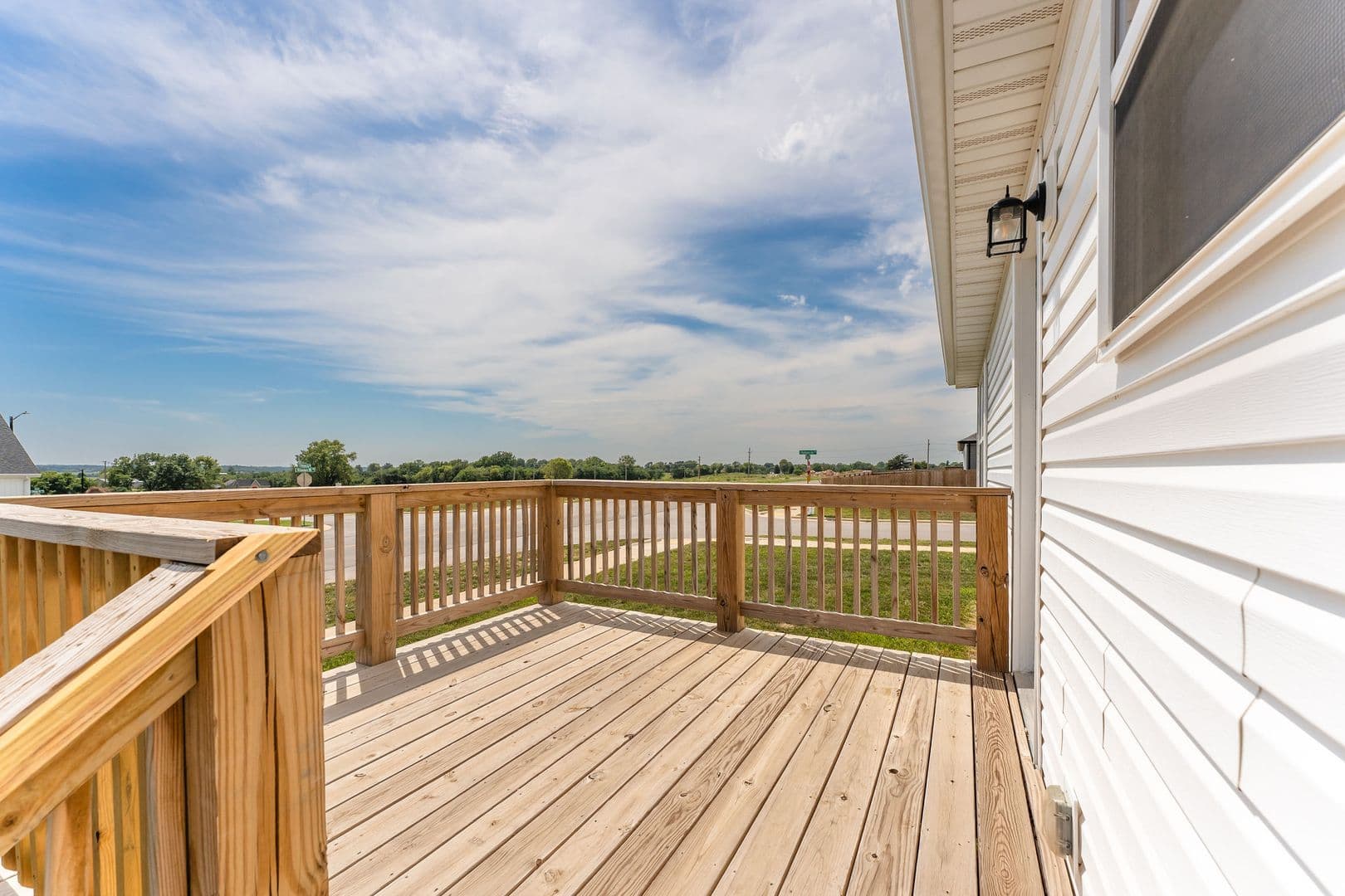Republic House: 1392 E Perry St