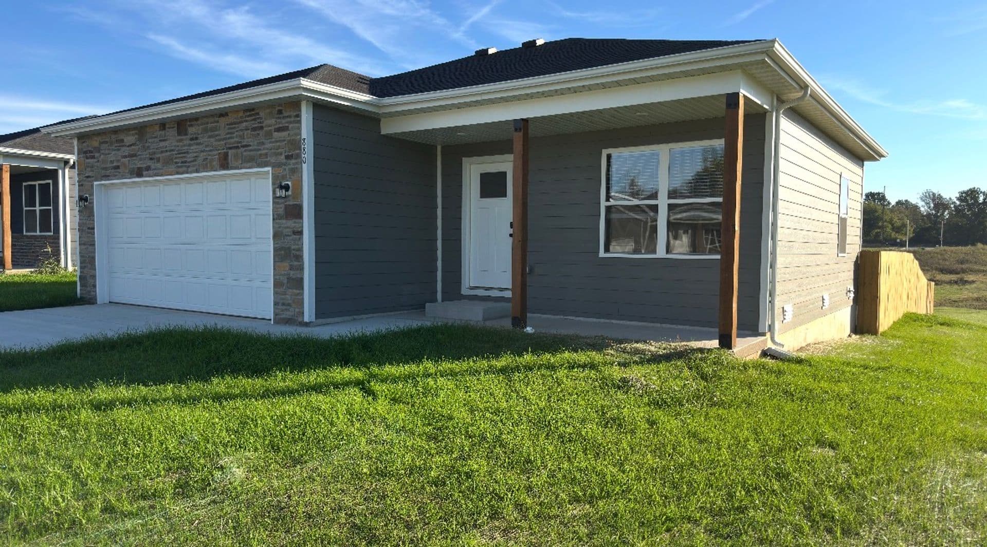 Springfield House: 880 S. Spring Hill Ave