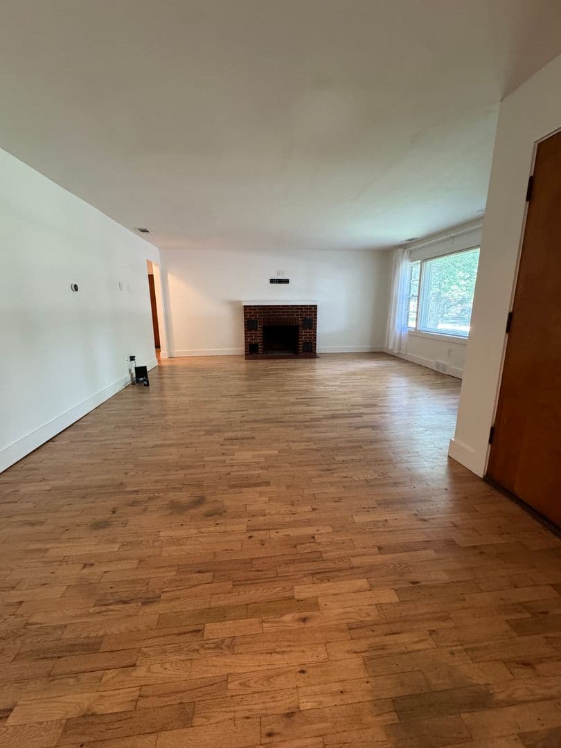 Springfield House: 1355 S Kentwood Ave