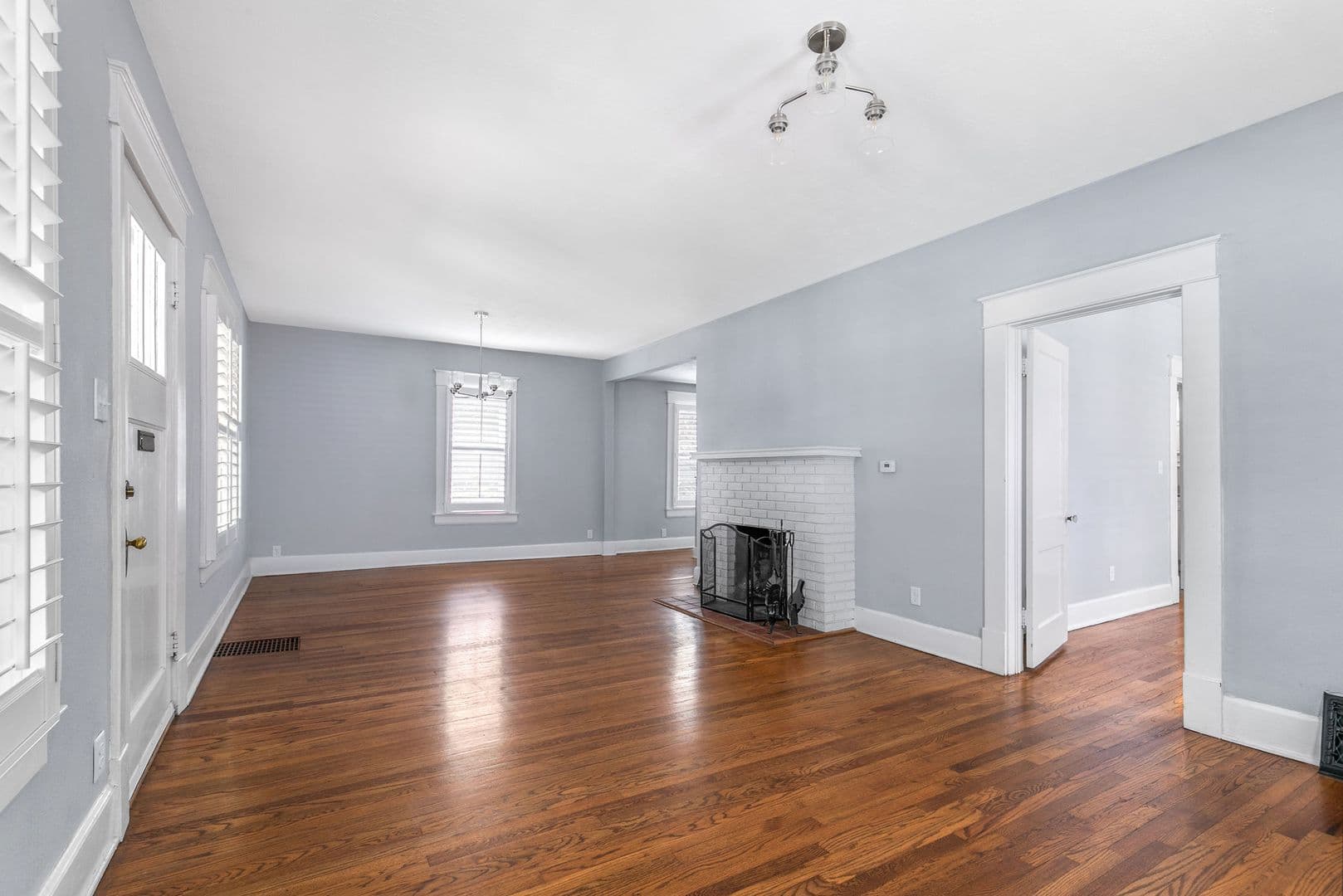 Springfield House: 1121 S Roanoke Ave