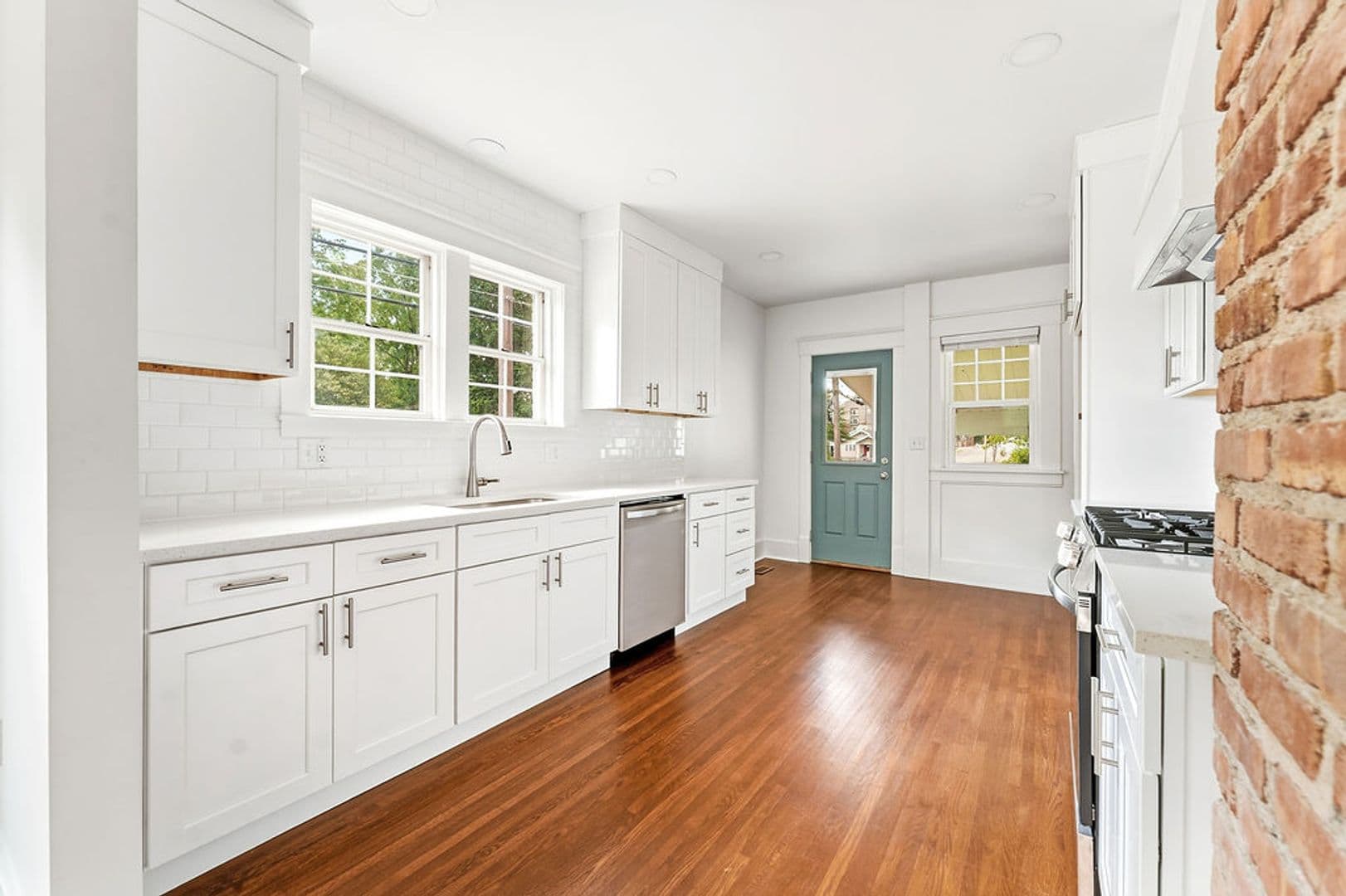 Springfield House: 601 E Delmar St