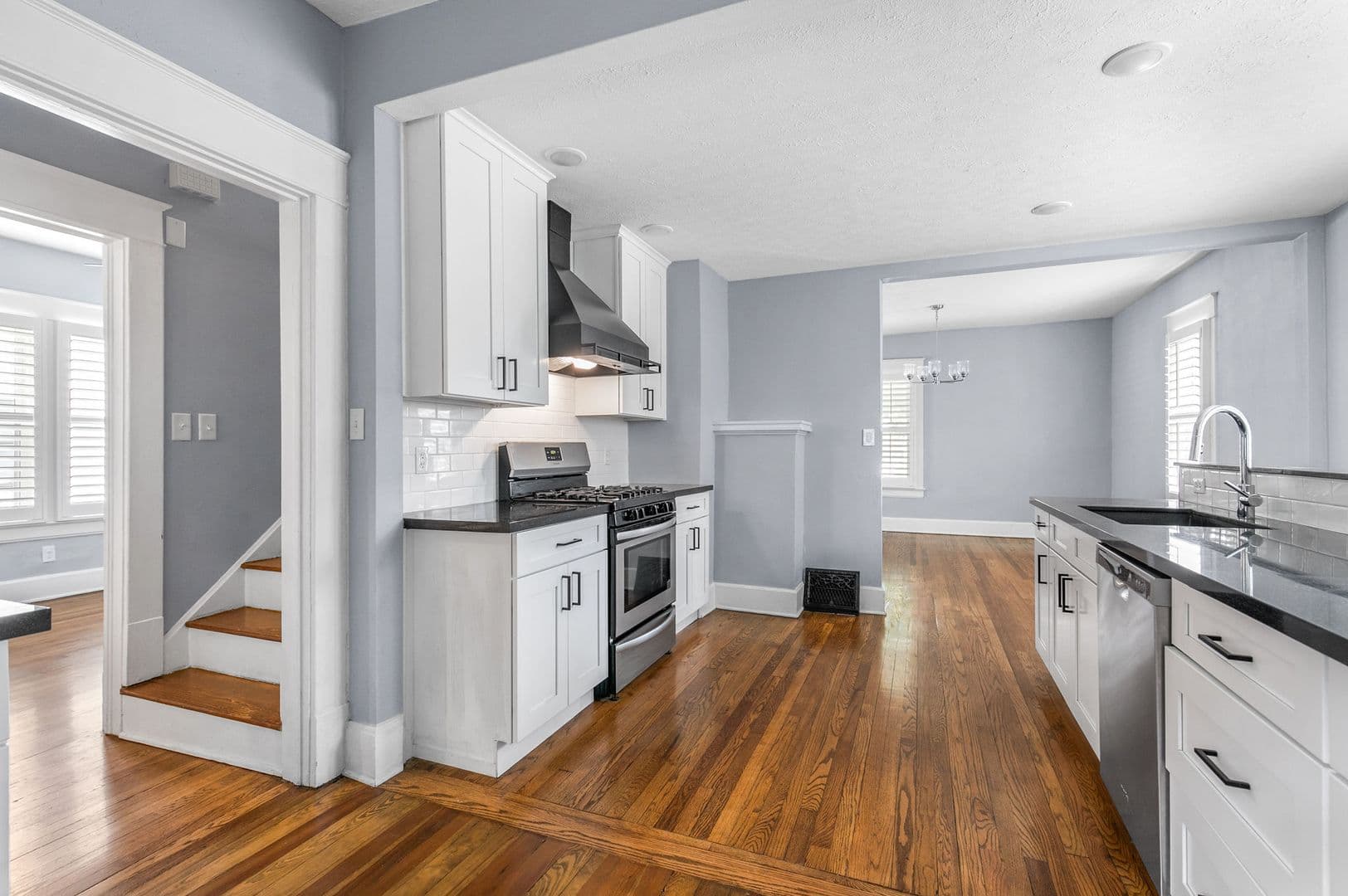 Springfield House: 1121 S Roanoke Ave