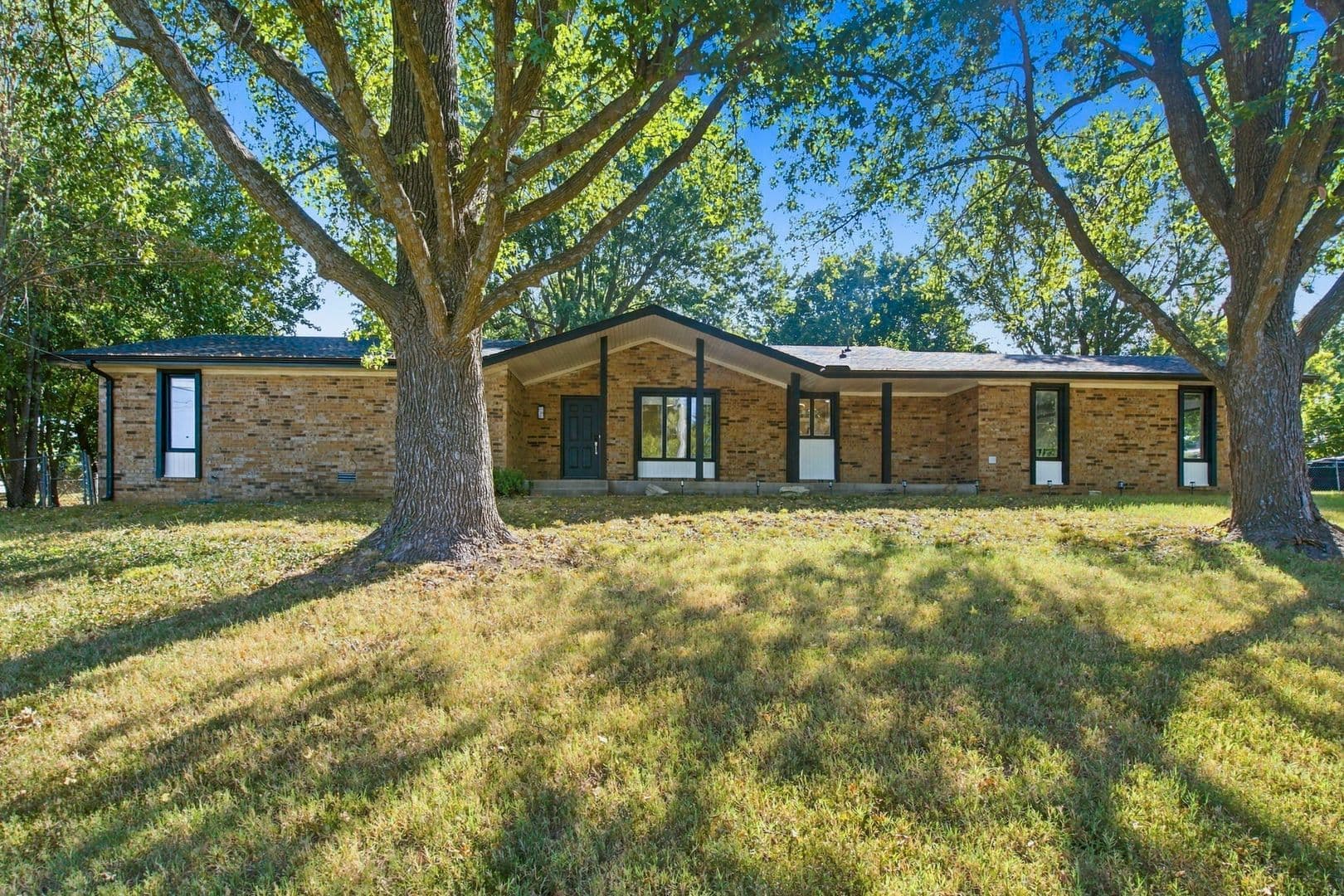 Willard House: 117 Ridgeview Dr