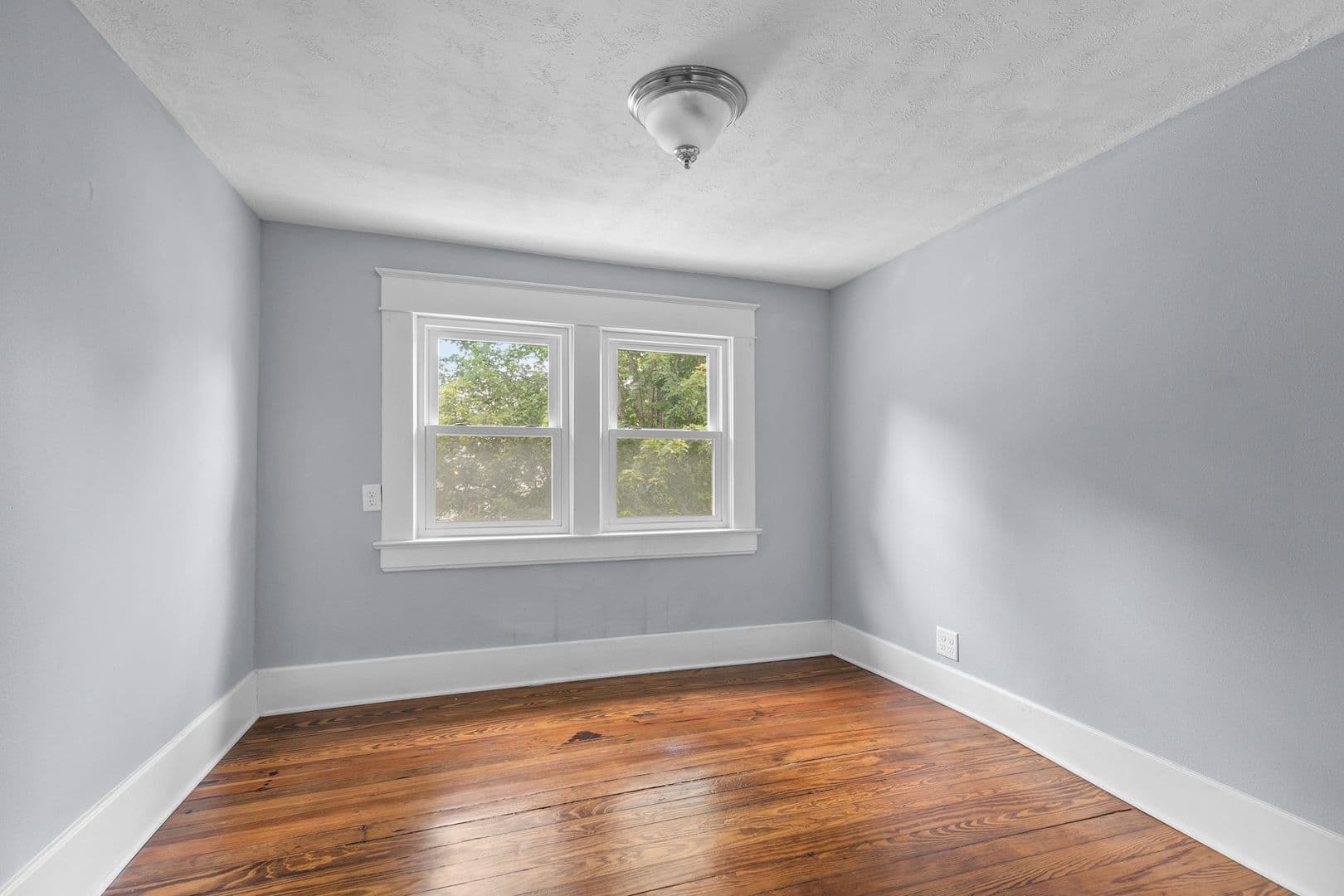 Springfield House: 1121 S Roanoke Ave