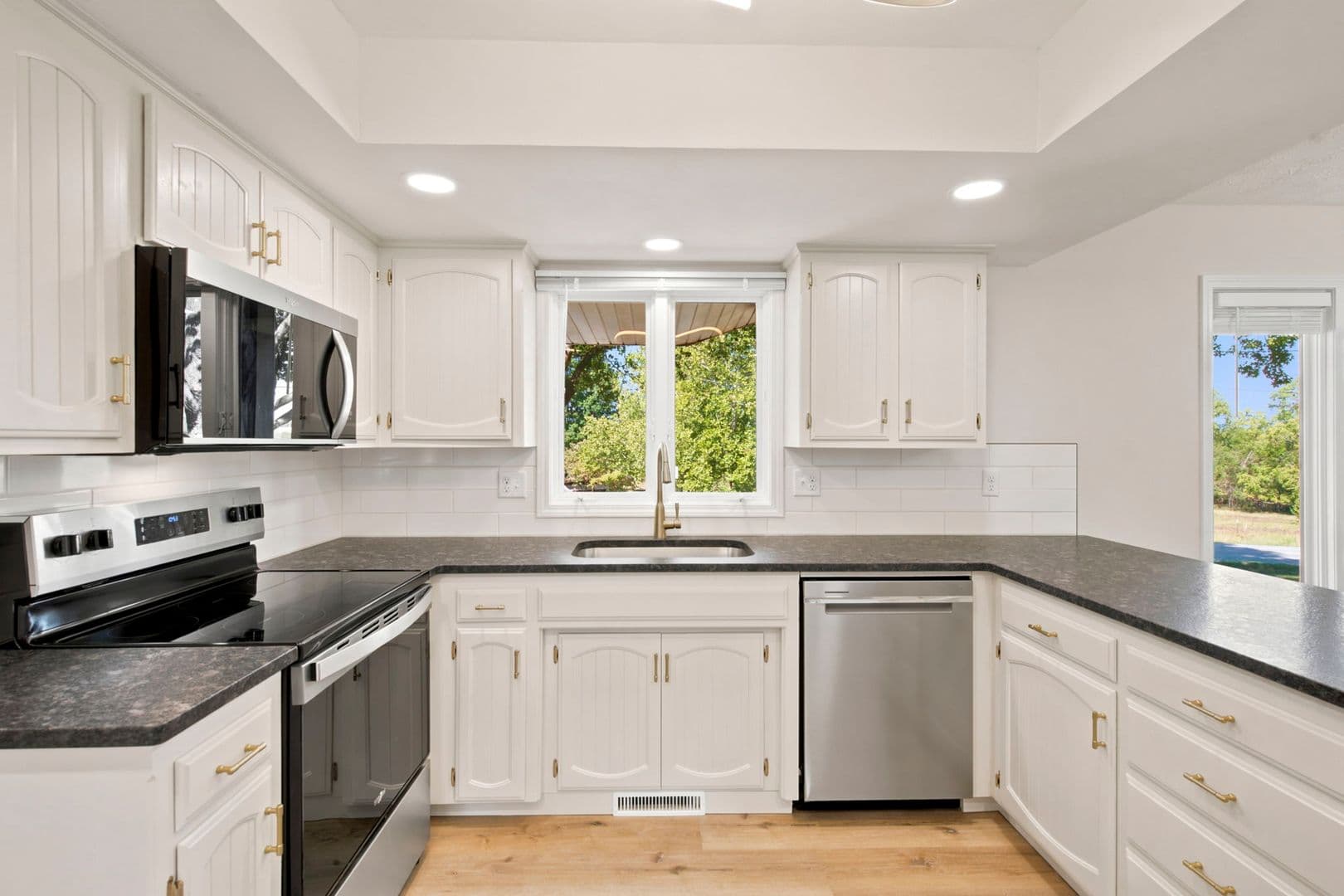 Willard House: 117 Ridgeview Dr