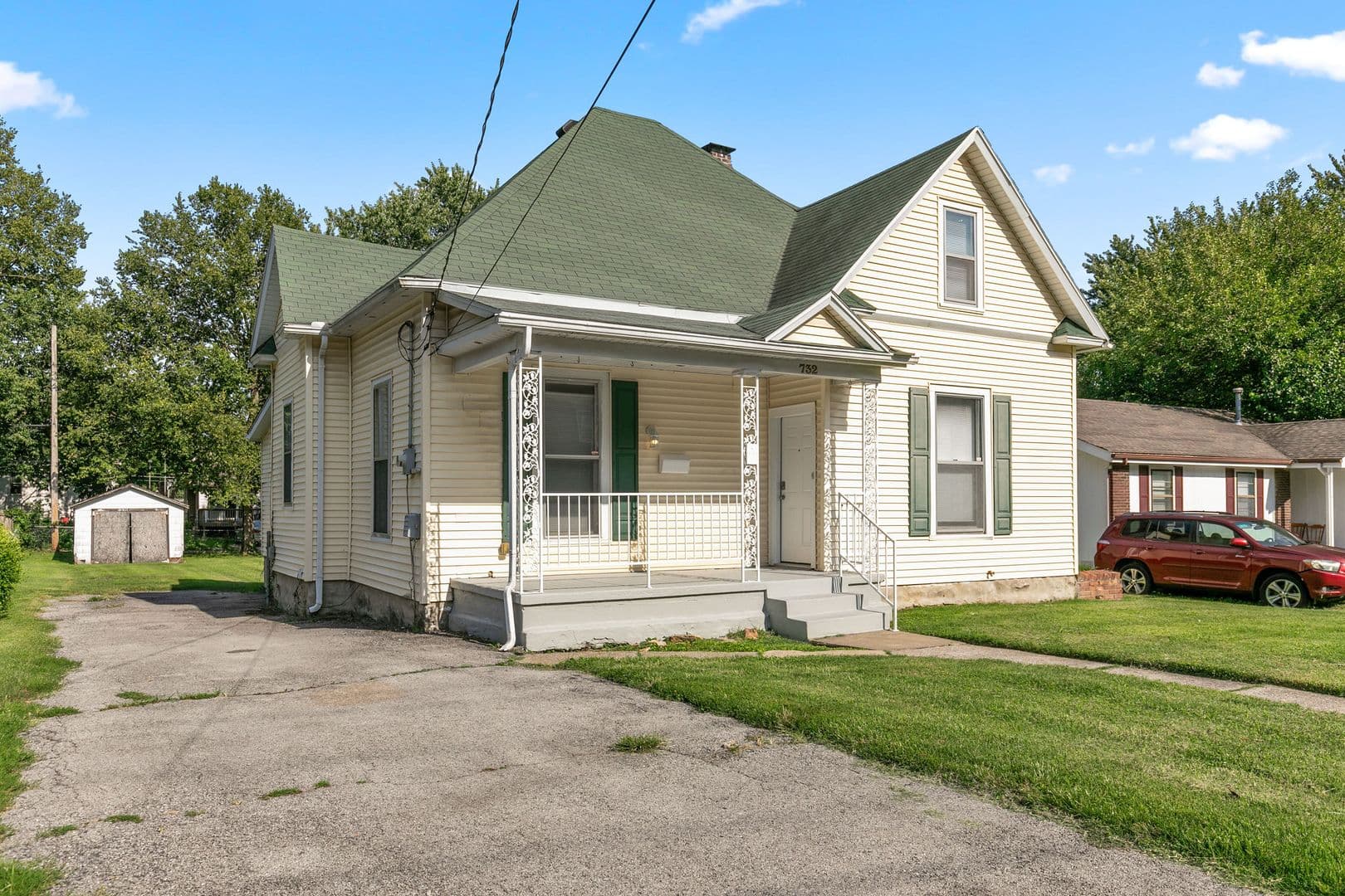 Springfield House: 732 S Main Ave