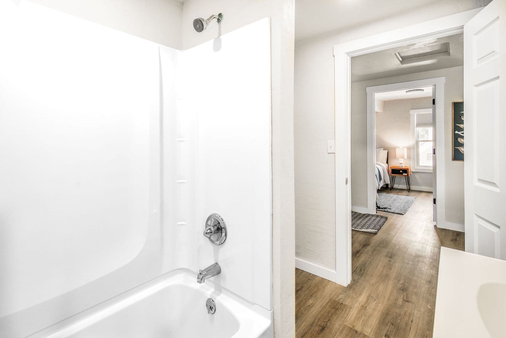 Springfield Apartment: 749 S Market Ave