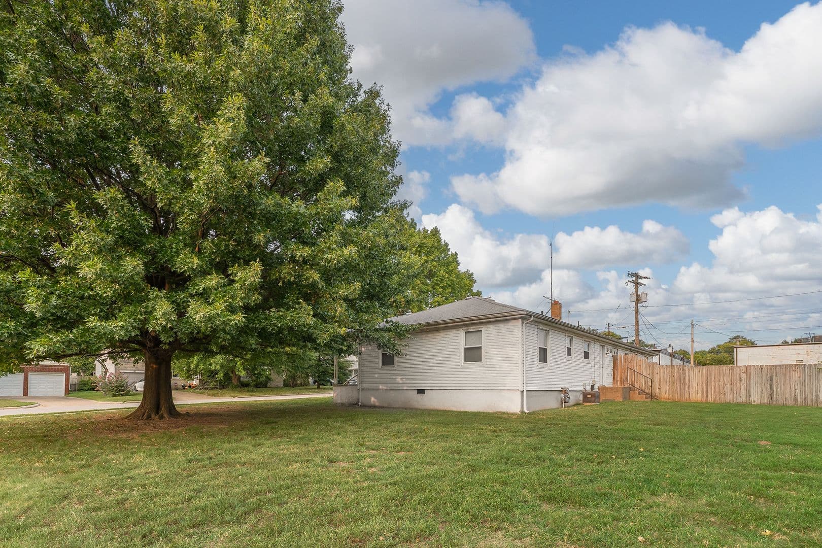Springfield Multiplex: 428 W Stanford St