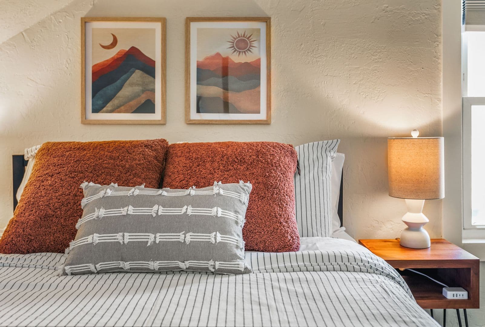 Springfield Apartment: 749 S Market Ave