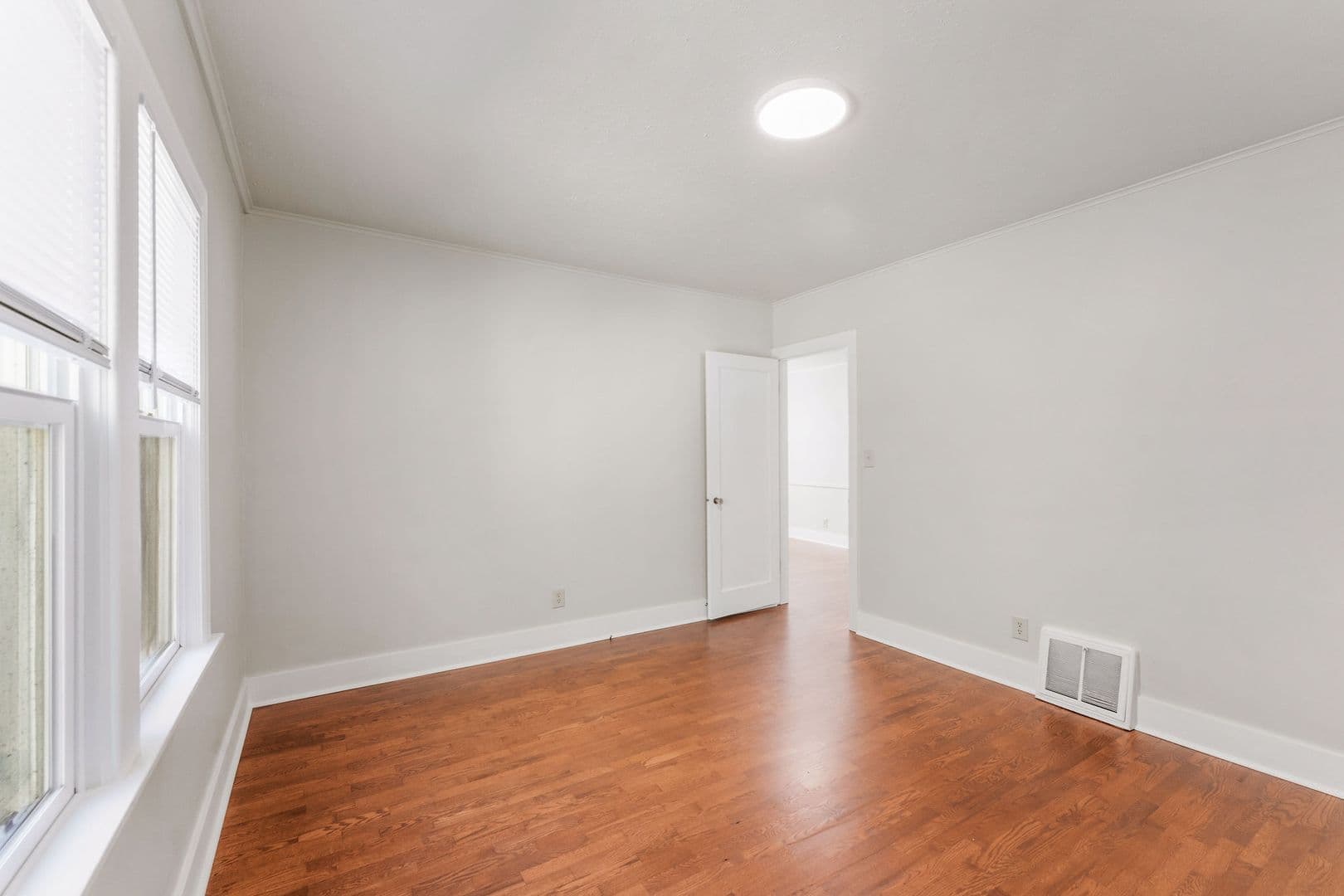 Springfield House: 307 W Portland St