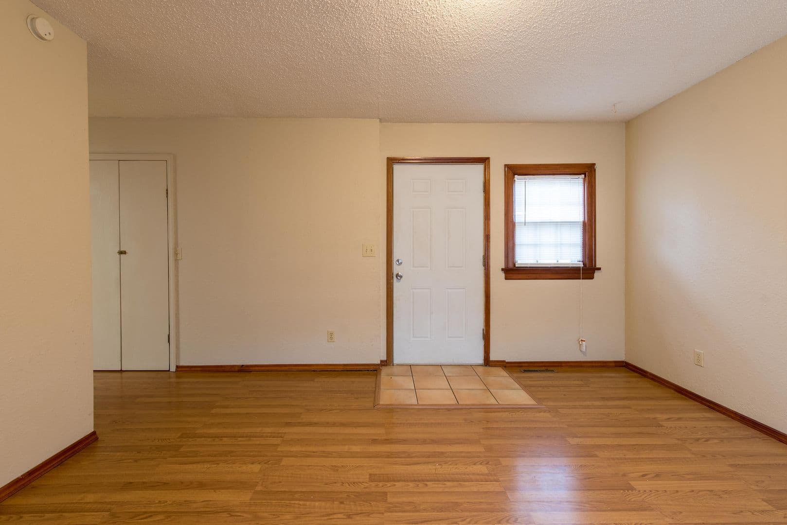 Springfield Apartment: 1441 E McDaniel St