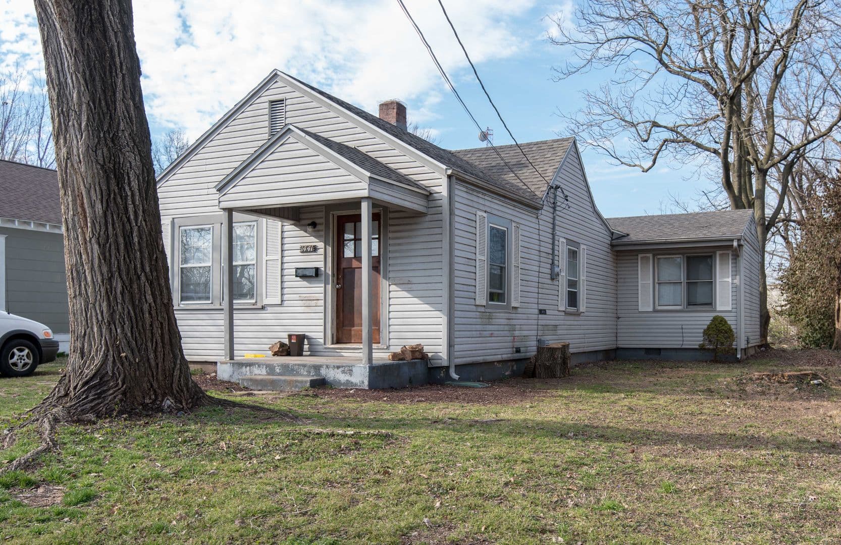 Springfield Apartment: 1441 E McDaniel St