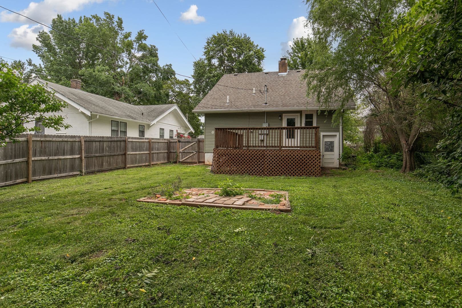 Springfield House: 1121 S Roanoke Ave