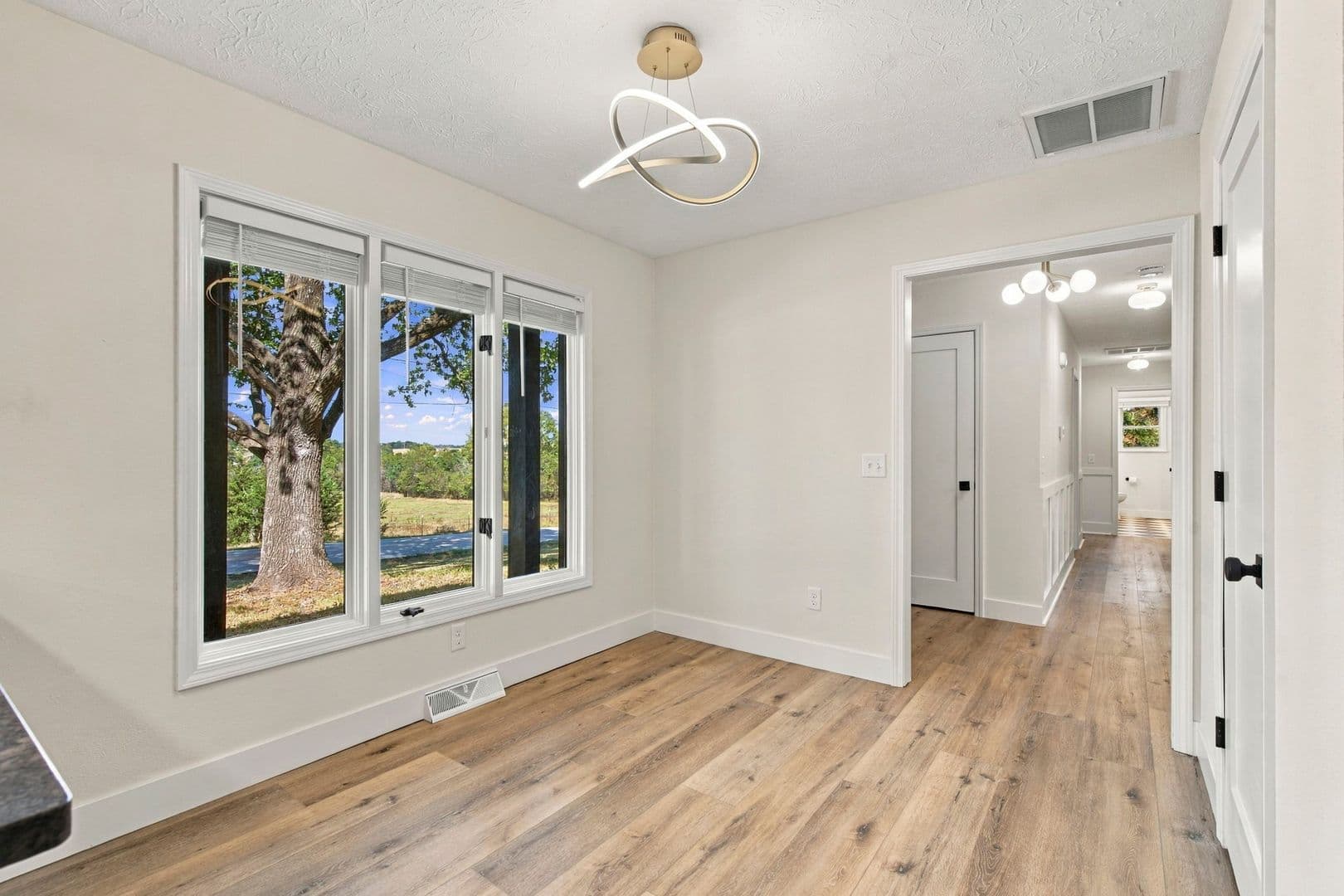 Willard House: 117 Ridgeview Dr