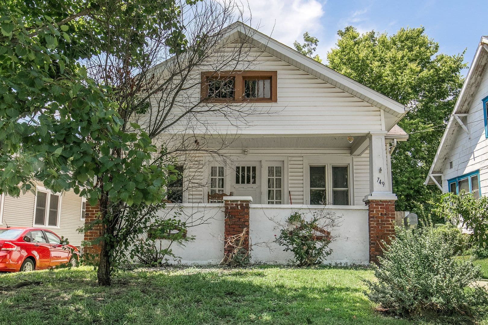 Springfield Apartment: 749 S Market Ave