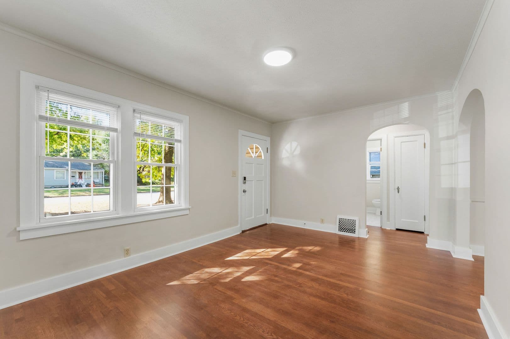 Springfield House: 307 W Portland St