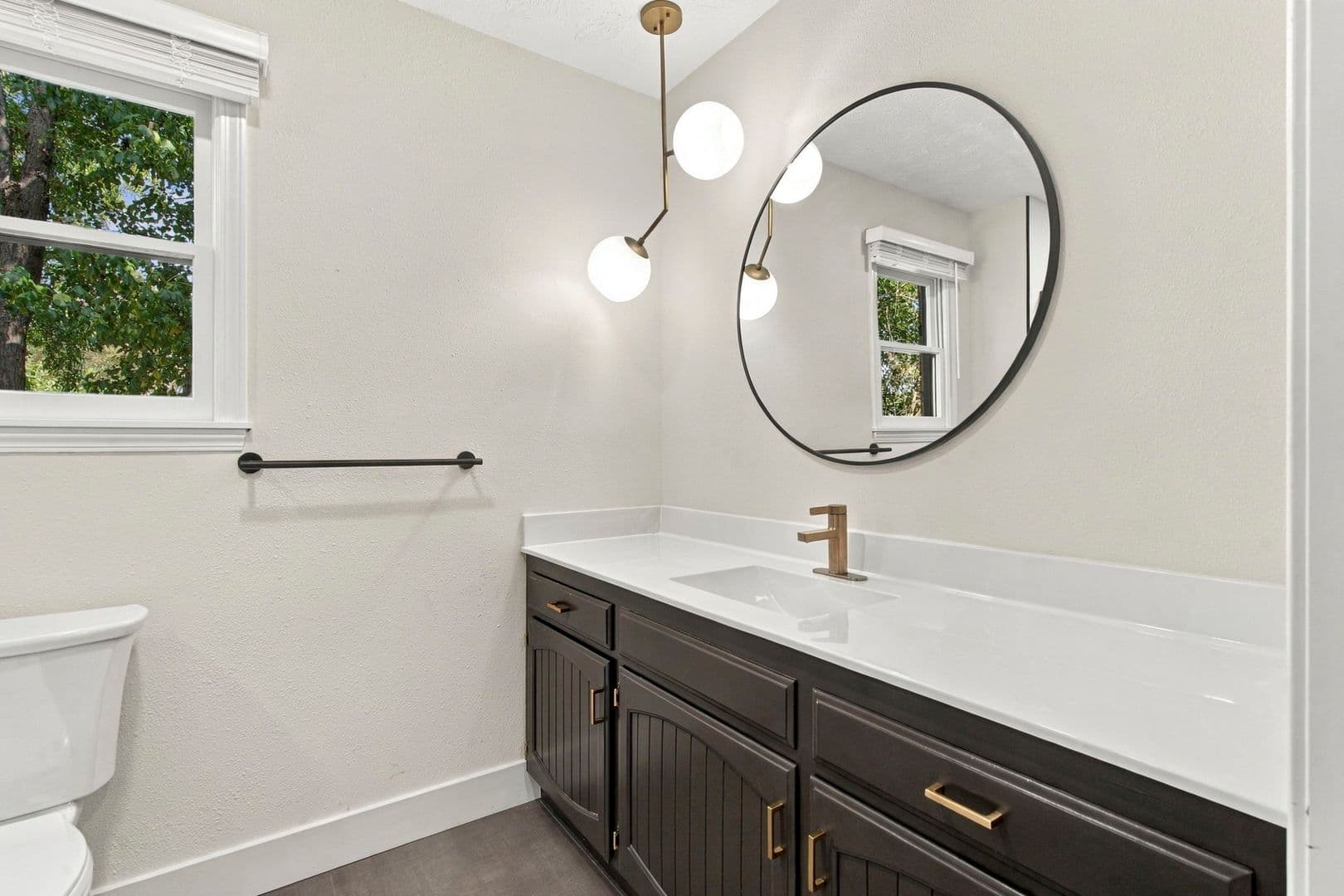 Willard House: 117 Ridgeview Dr