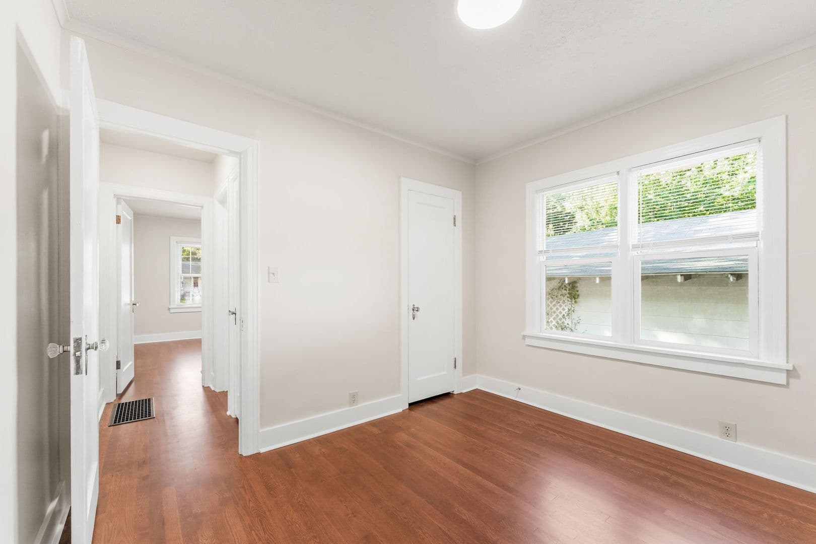 Springfield House: 307 W Portland St