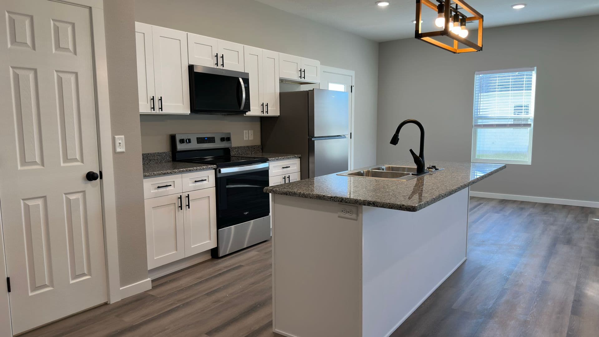 Springfield House: 880 S. Spring Hill Ave