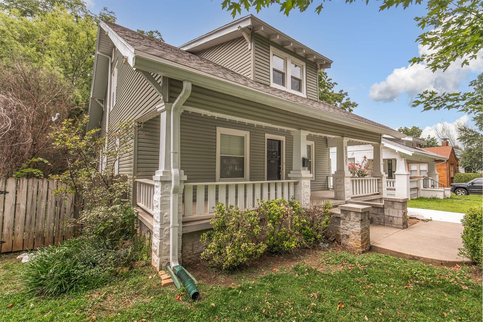 Springfield House: 1121 S Roanoke Ave