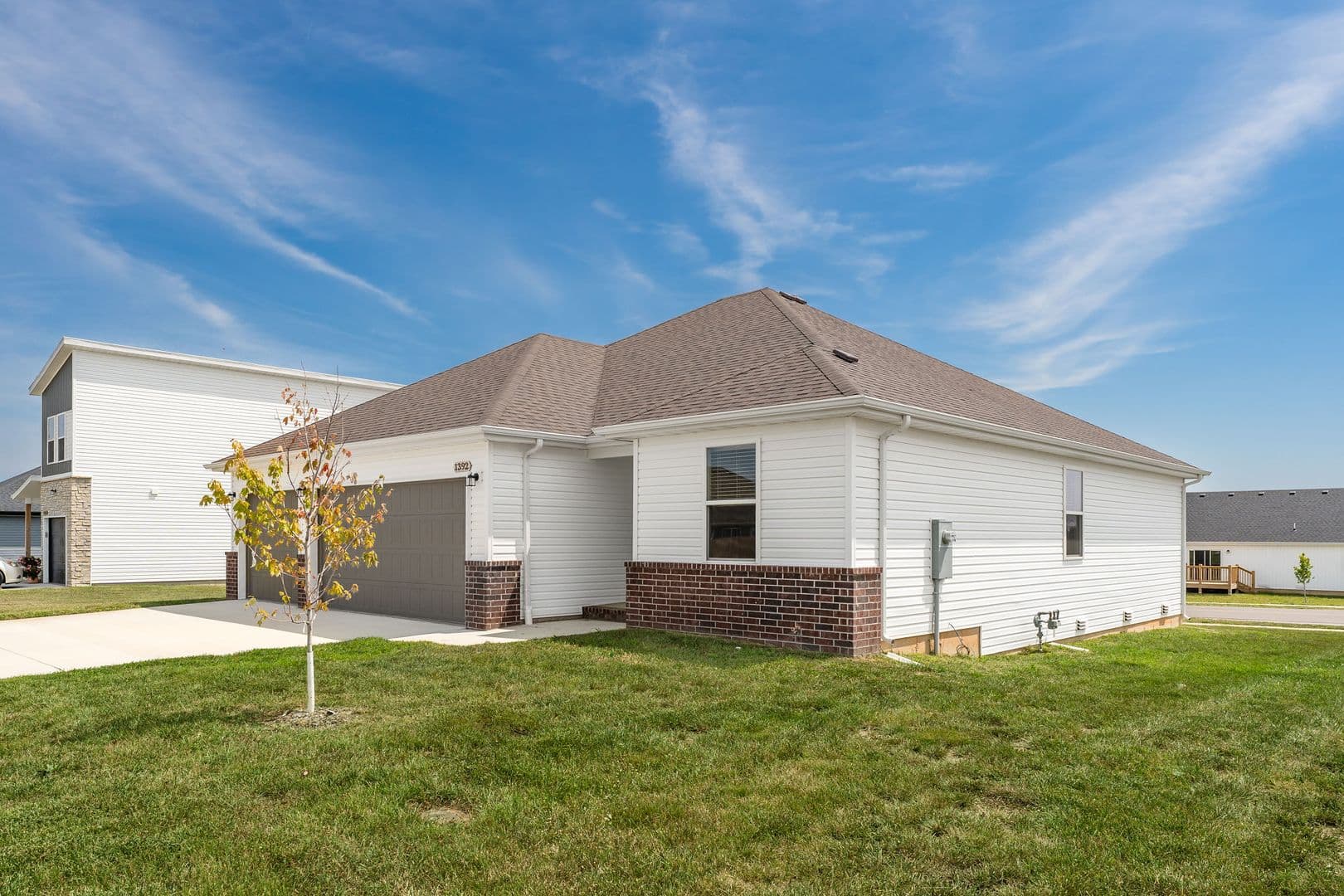Republic House: 1392 E Perry St