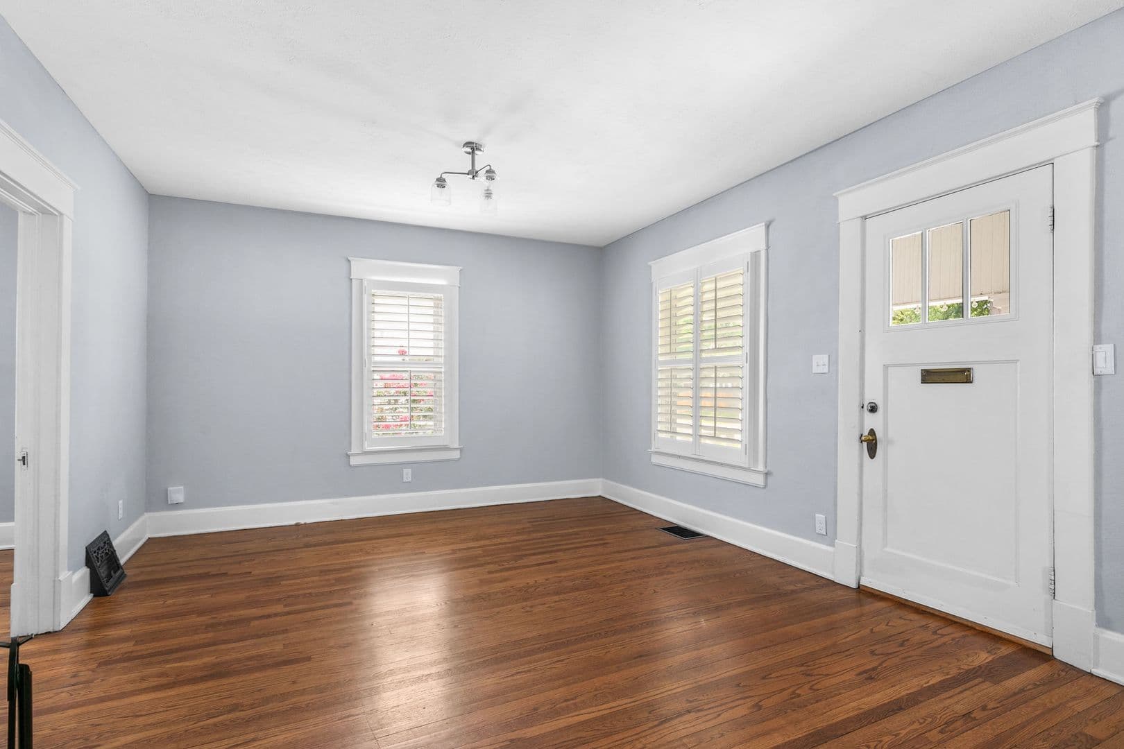 Springfield House: 1121 S Roanoke Ave