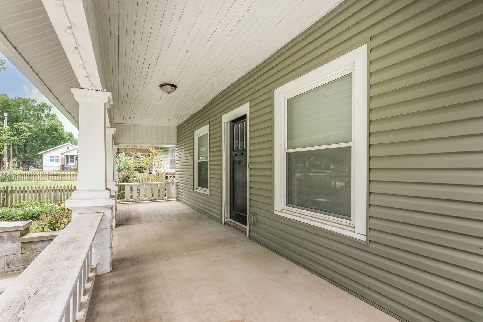 Springfield House: 1121 S Roanoke Ave