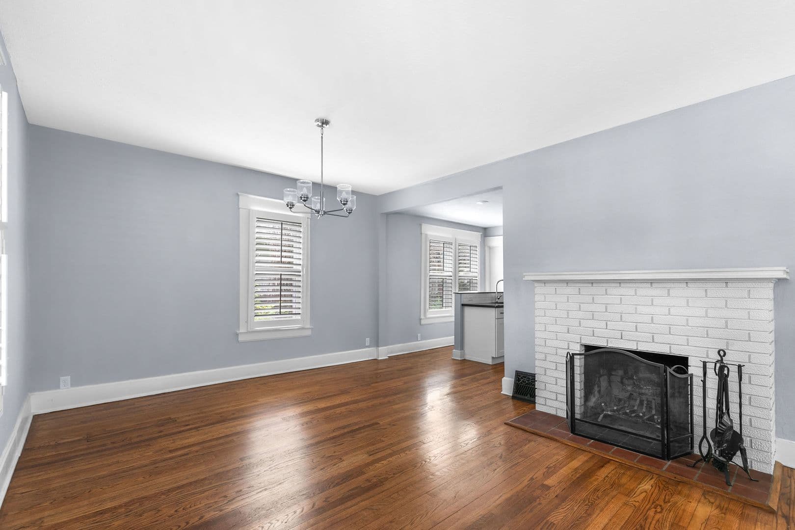 Springfield House: 1121 S Roanoke Ave