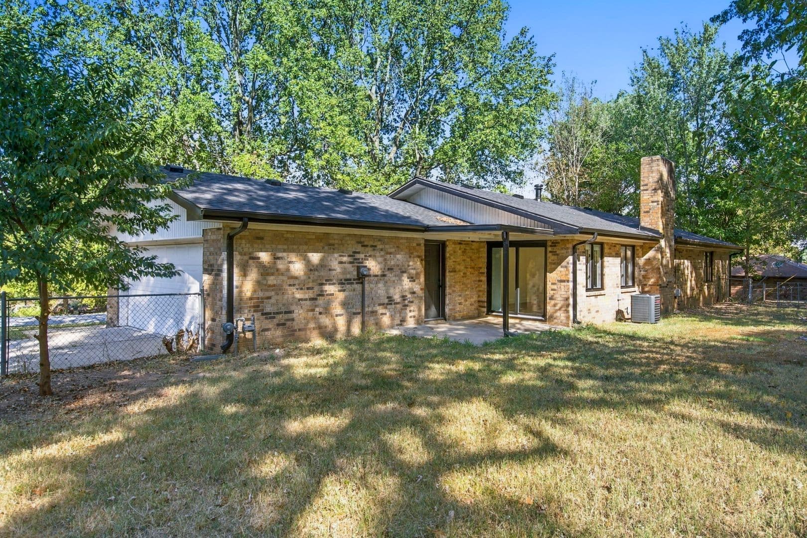Willard House: 117 Ridgeview Dr