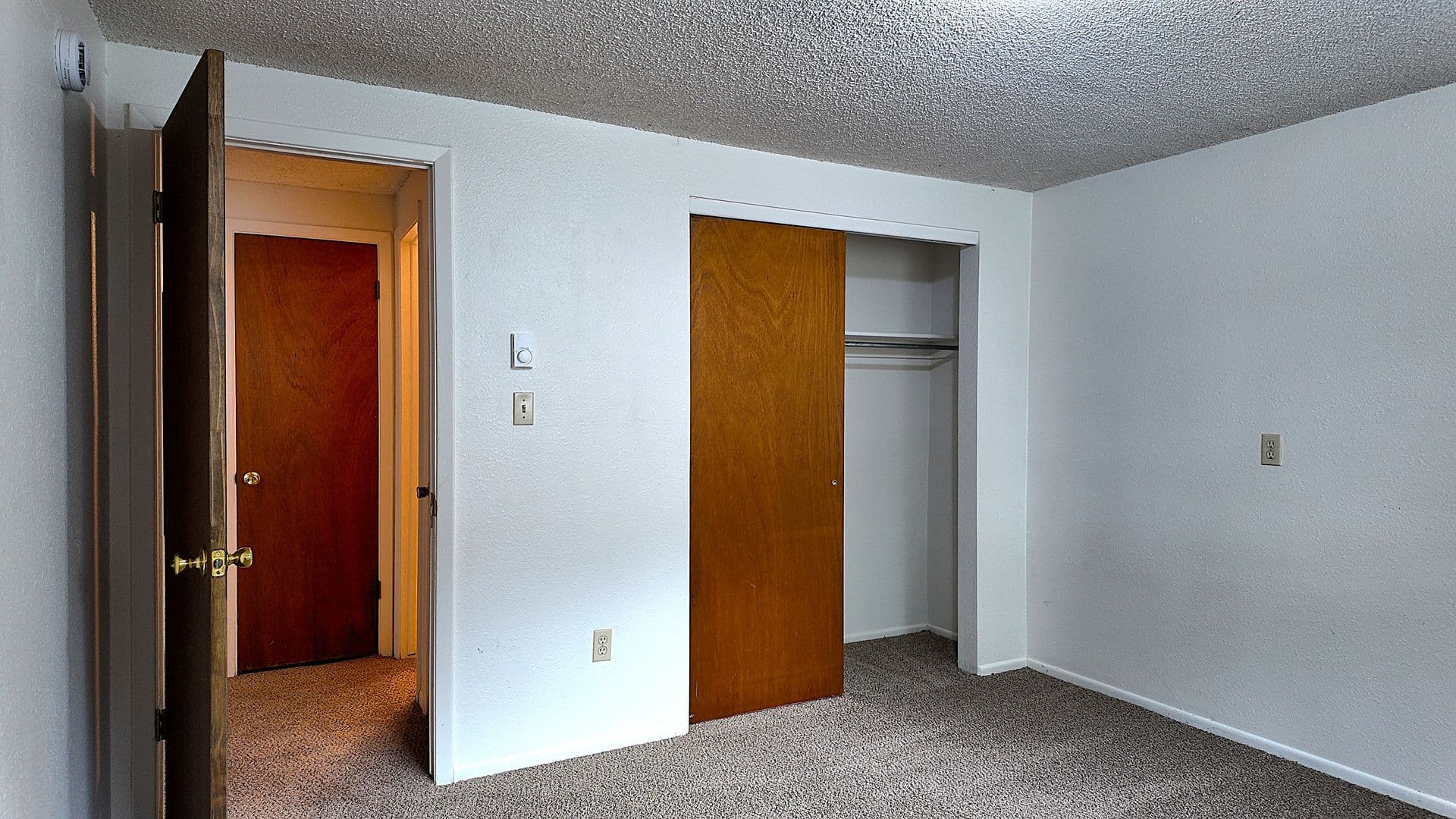 Fort Collins Apartment: 915/917 Camelot Court