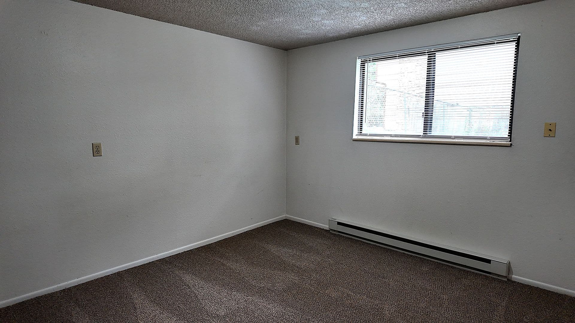 Fort Collins Apartment: 915/917 Camelot Court