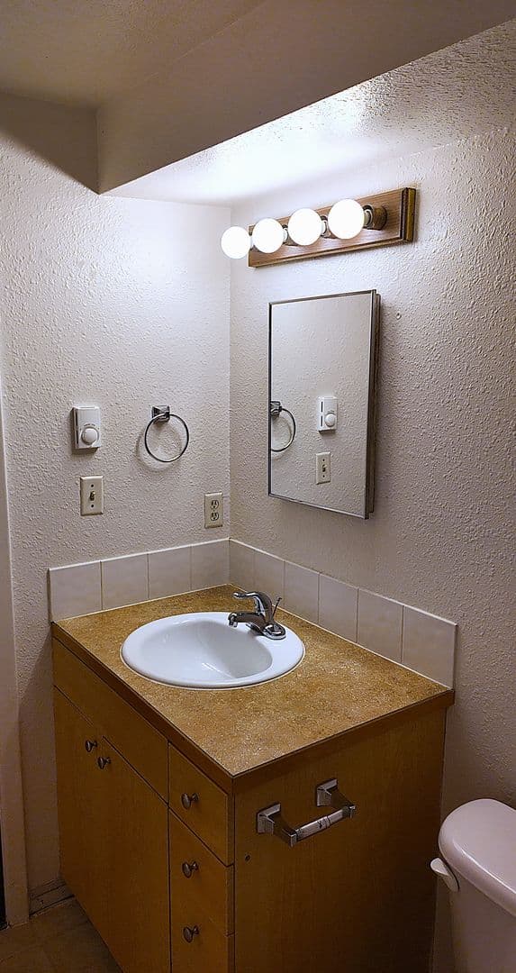 Fort Collins Apartment: 915/917 Camelot Court