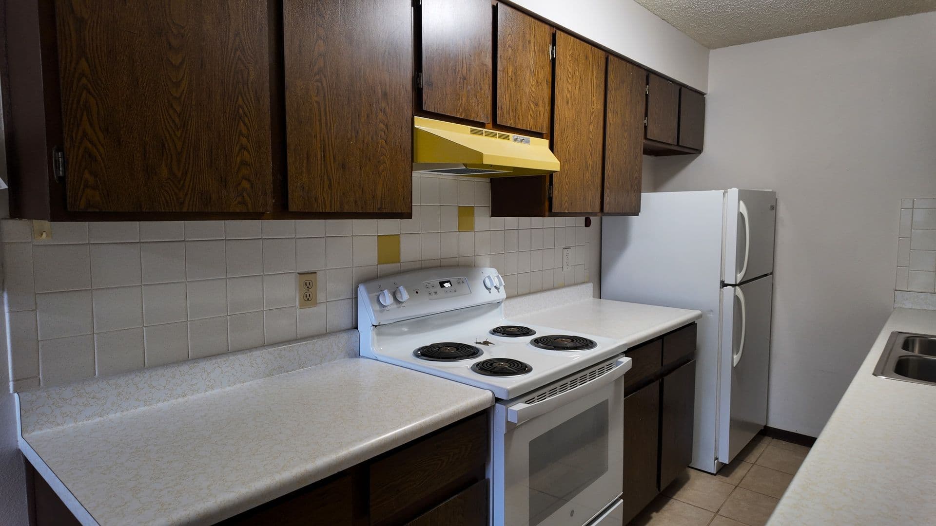 Loveland Apartment: 1707 & 1717 Cheyenne Ave