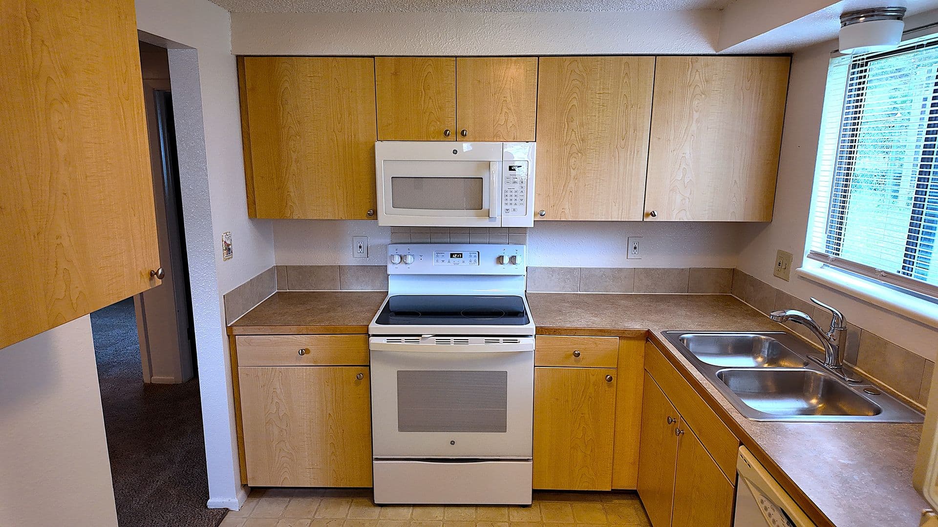 Fort Collins Apartment: 915/917 Camelot Court