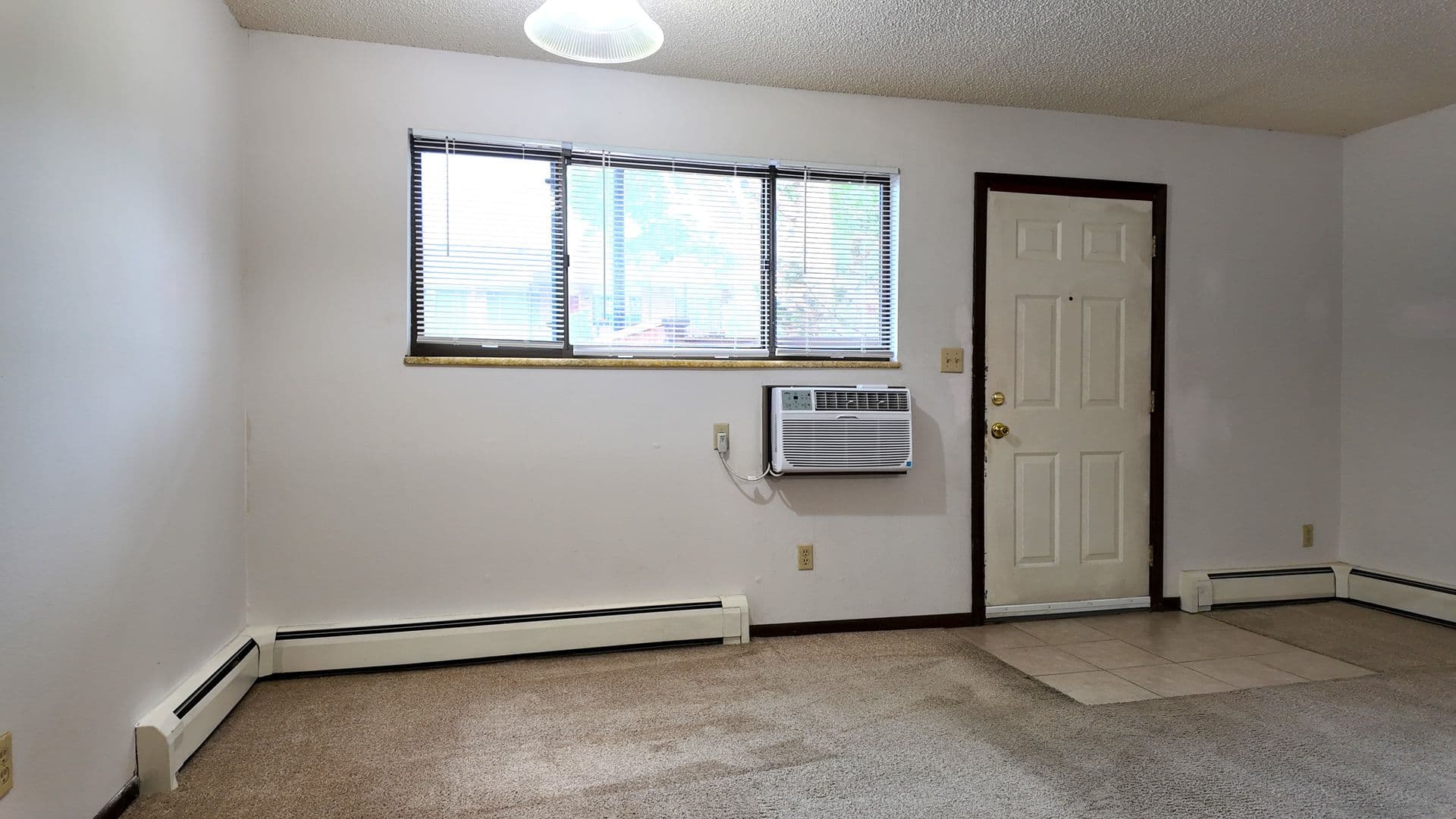 Loveland Apartment: 1707 & 1717 Cheyenne Ave