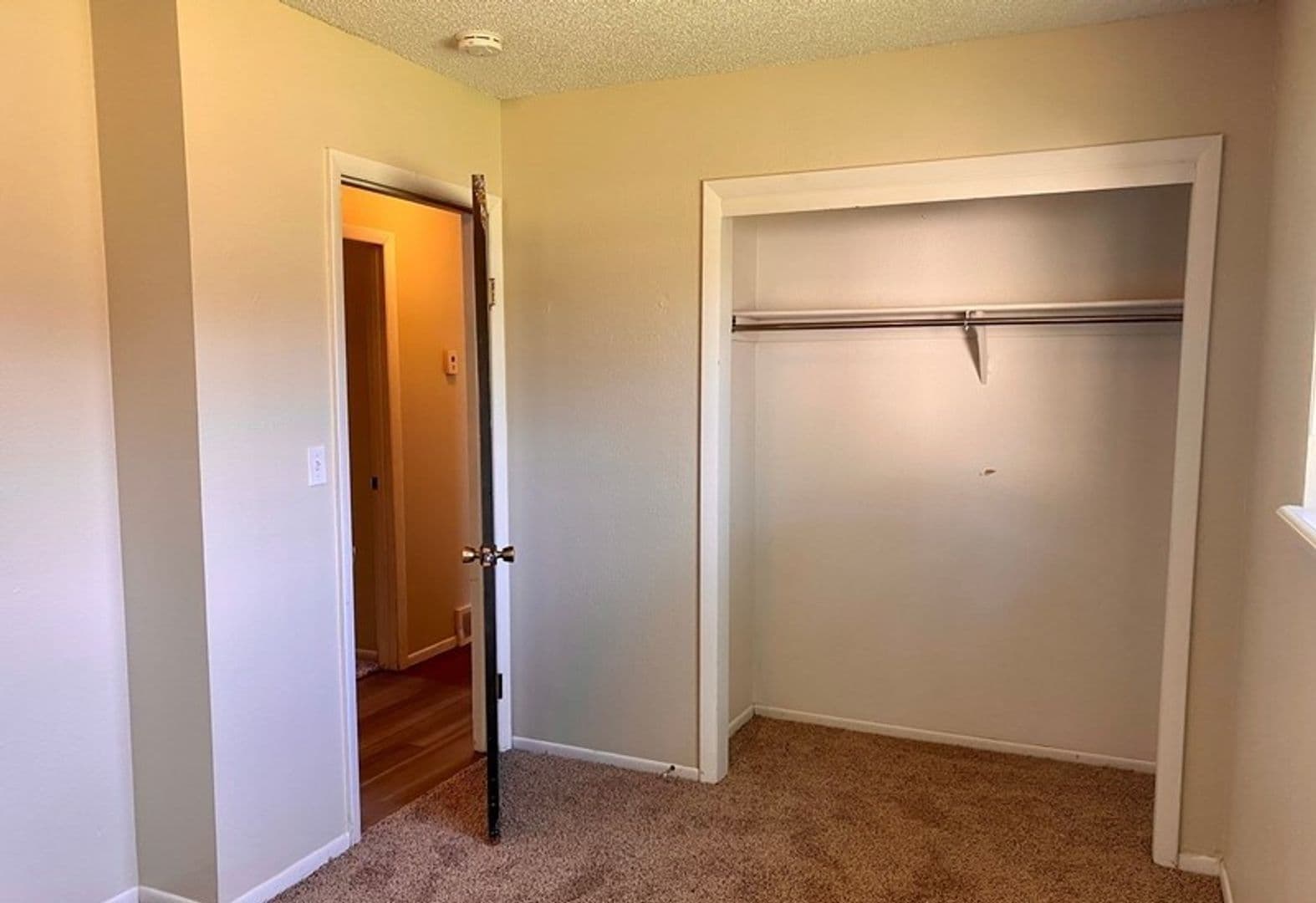 Fort Collins House: 1912 W Plum St