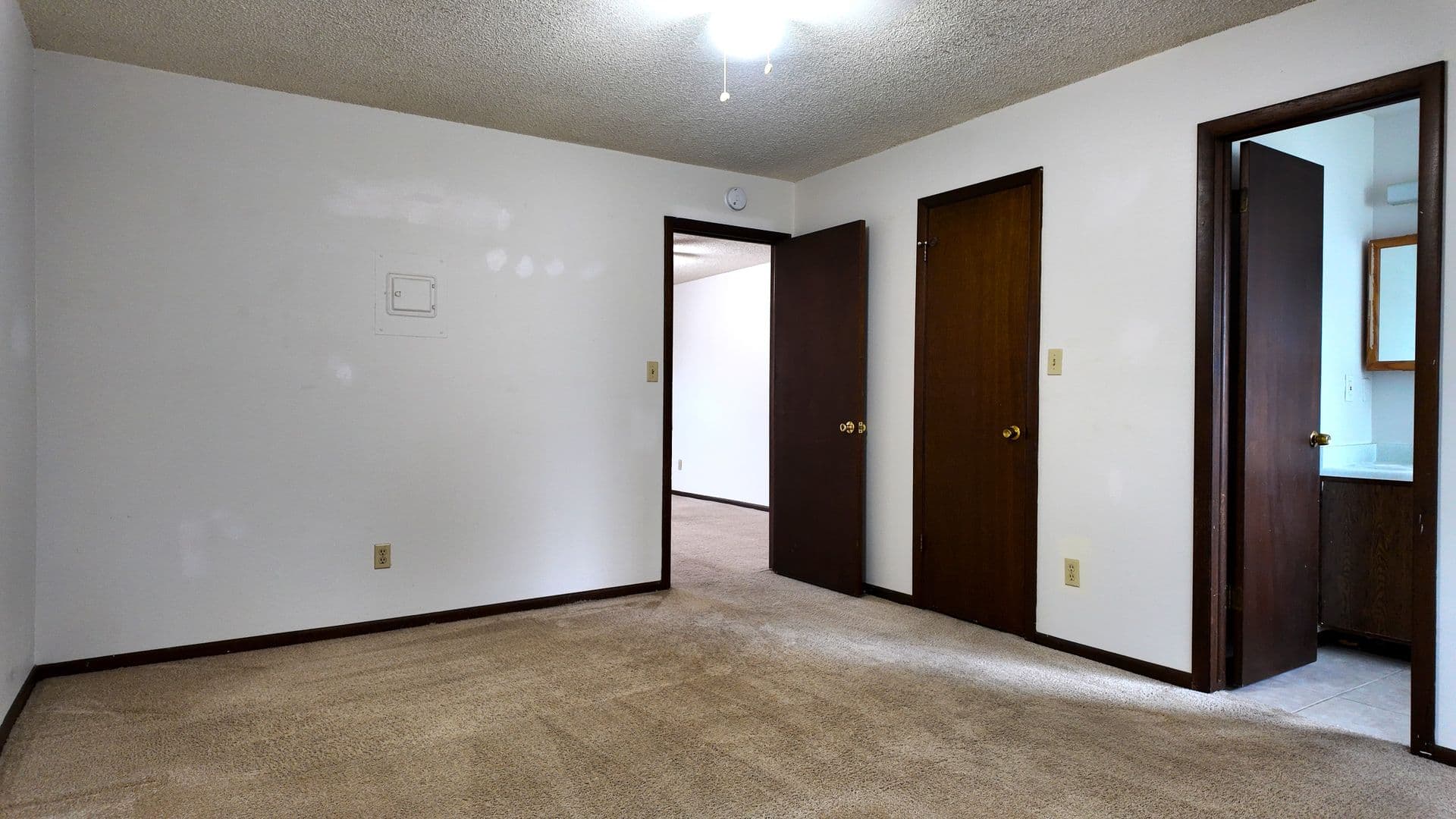 Loveland Apartment: 1707 & 1717 Cheyenne Ave