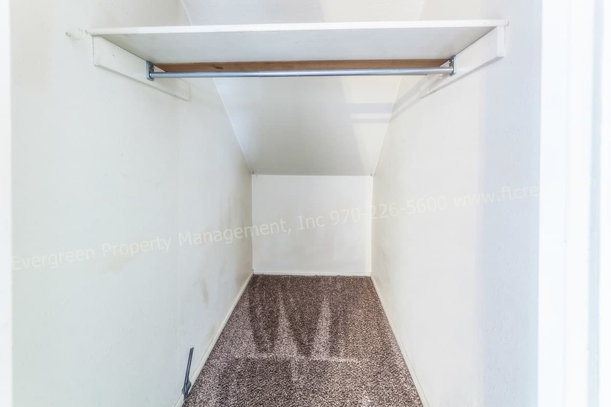 Fort Collins Apartment: 915/917 Camelot Court