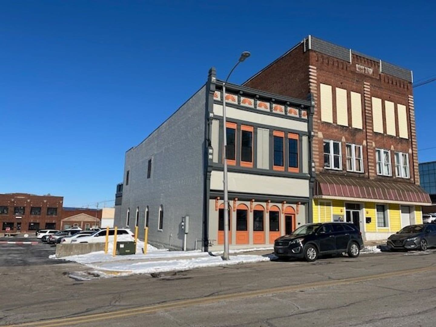 Anderson Condo: 30 w 9th St