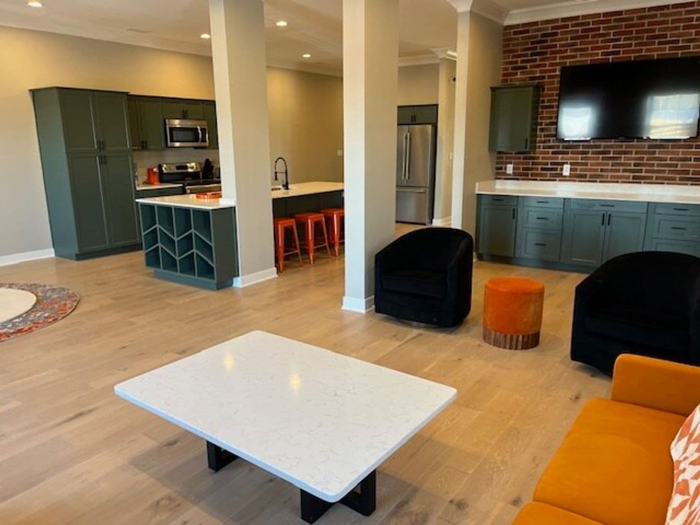 Anderson Condo: 30 w 9th St