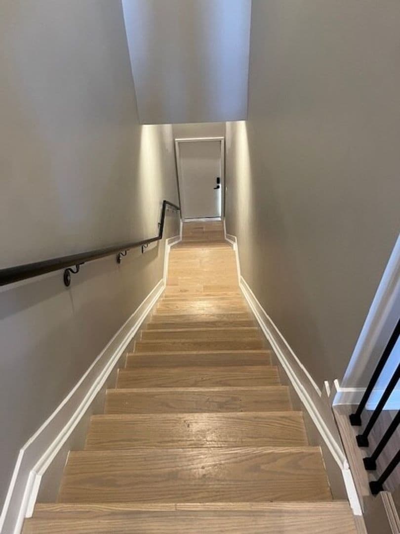 Anderson Condo: 30 w 9th St