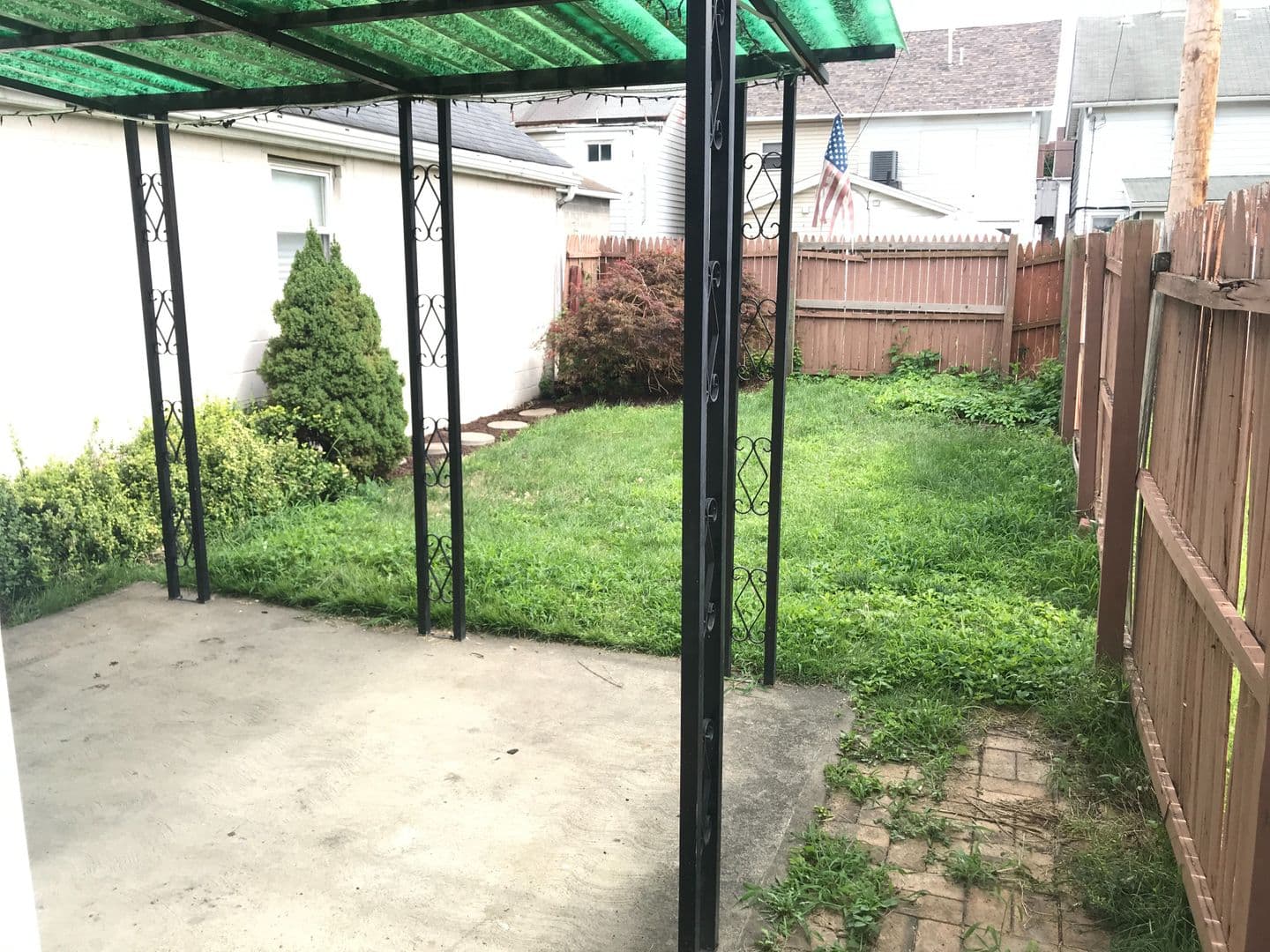 McKees Rocks House: 103 Orchard Street