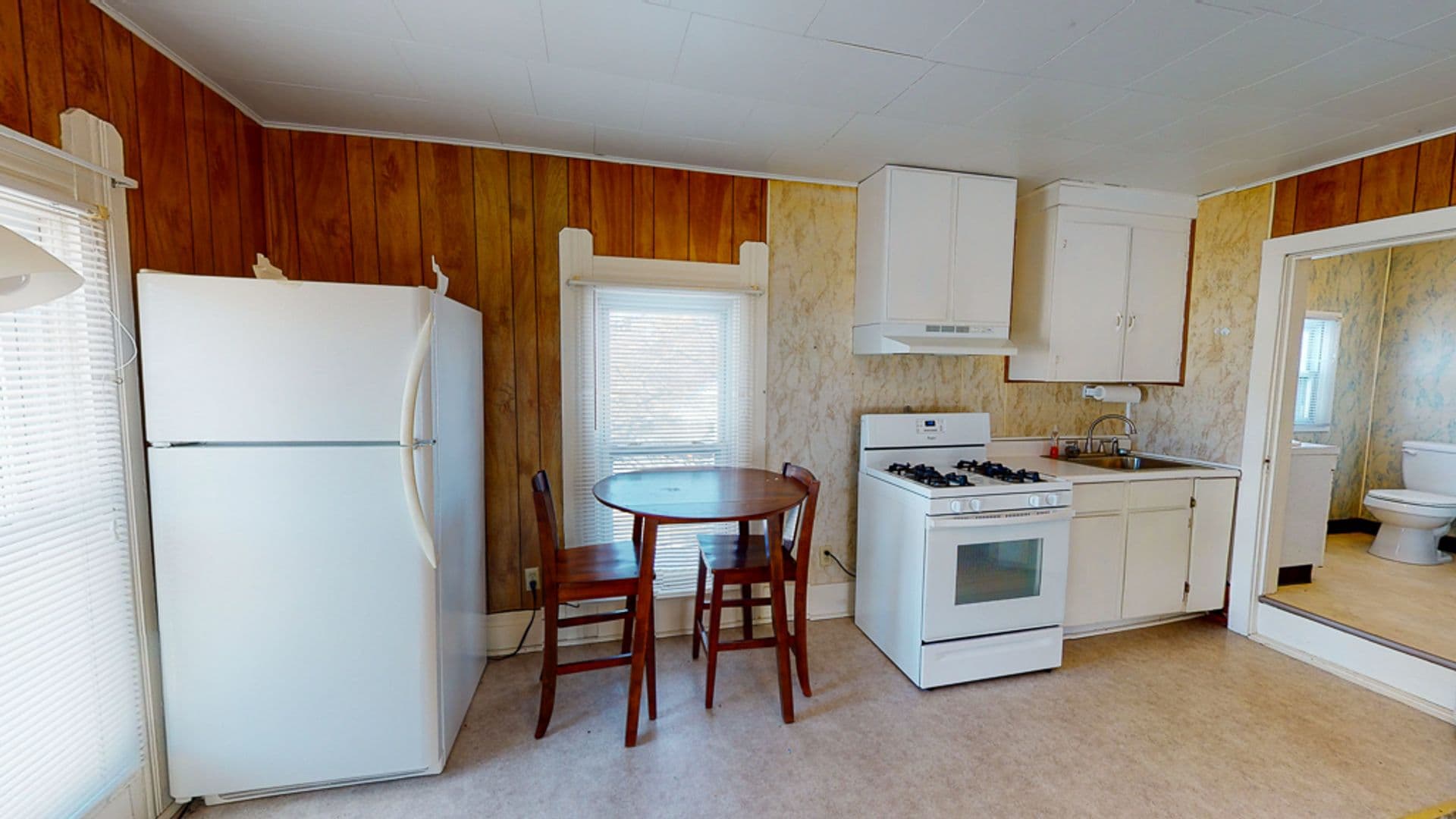Mercer Apartment: 433 Greenville Ave