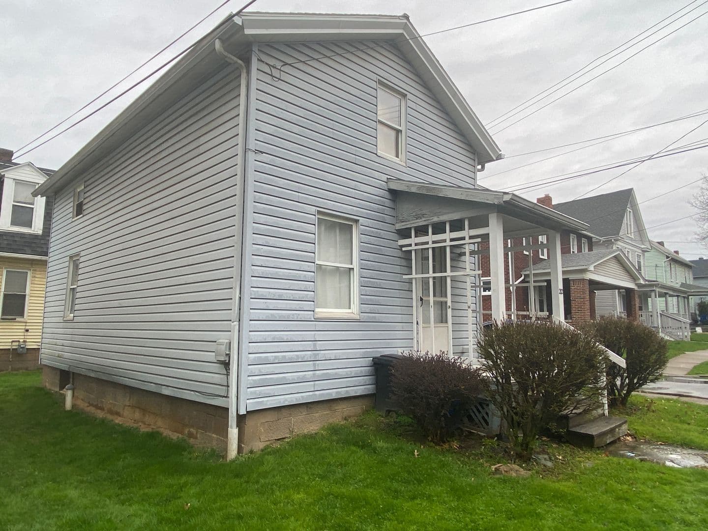Butler House: 212 E Walnut Street