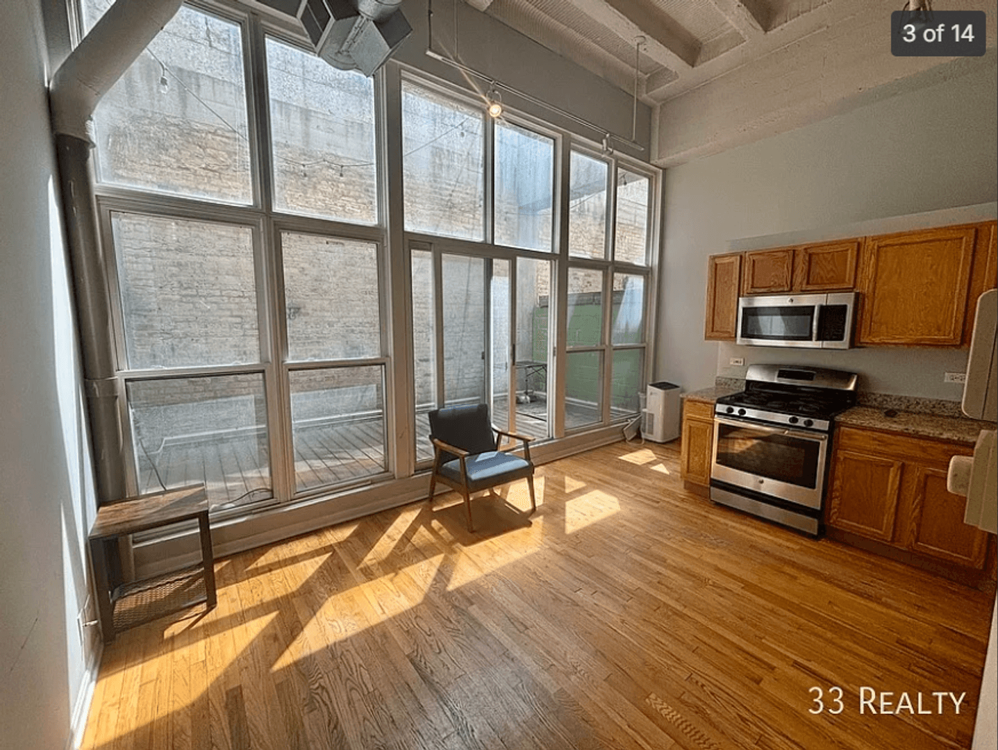 Evanston Apartment: 1834 Ridge Ave